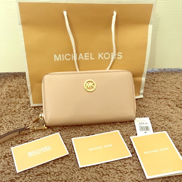 Light pink Michael Kors wallet - Picture 1 of 6